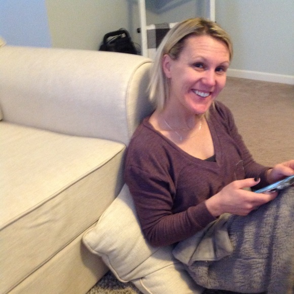 Meet your Posher, Jessica - Picture 1 of 1